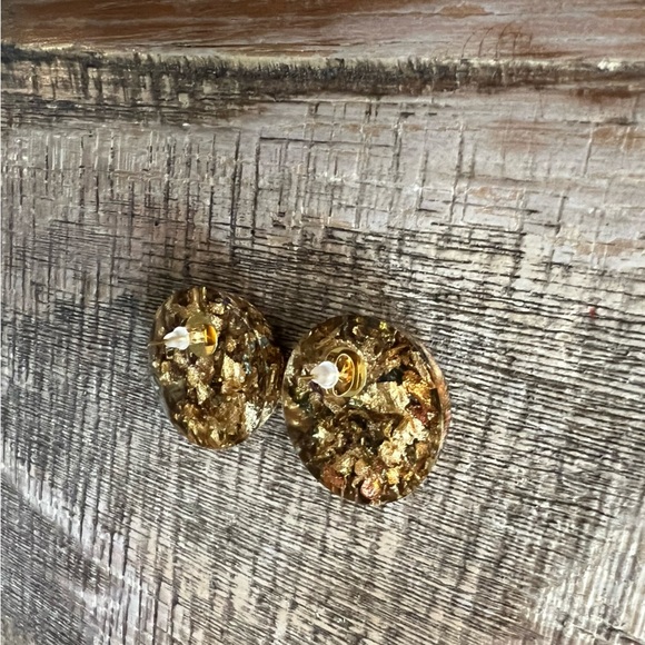 50% OFF - Round Gold Leaf Resin Statement Stud Earrings - Picture 3 of 3